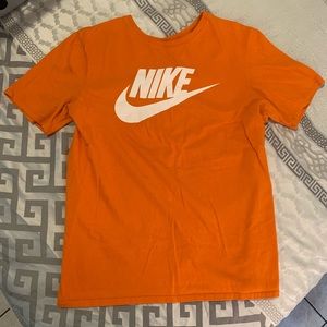 Nike tee